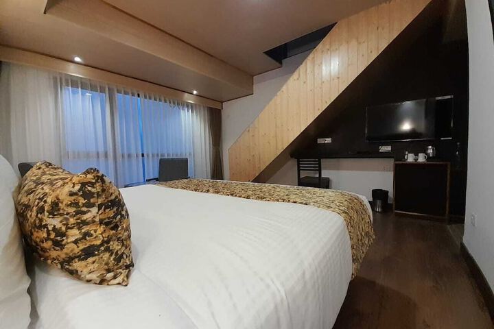 Room 6 of 40
