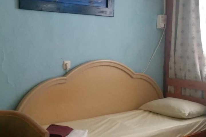 Room 6 of 34