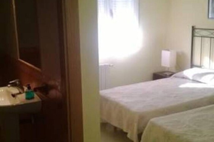 Room 18 of 48