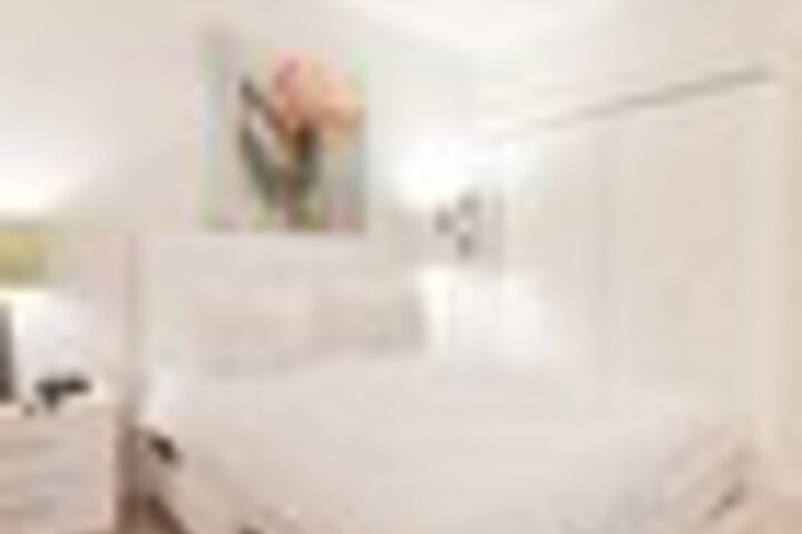 Room 44 of 120