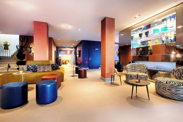 Entrance & Lobby