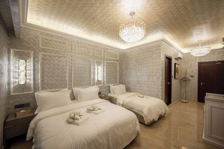 Room 100 of 285