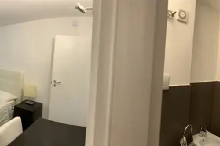 Room 2 of 8