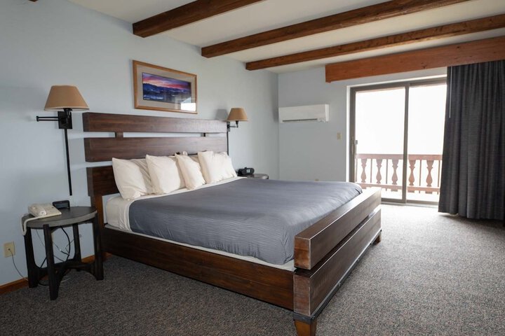 Standard | King Bed (7 of 12)