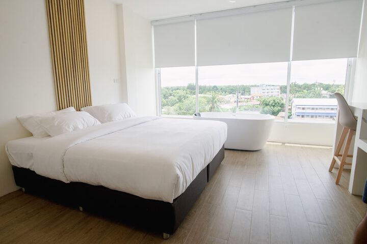 Room 9 of 27