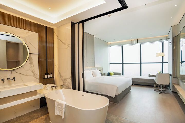 Room 14 of 30