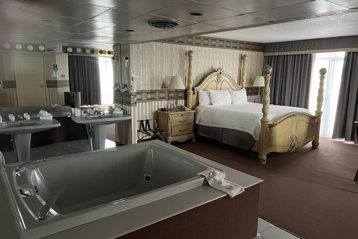 Room 22 of 53