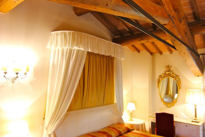 Room 22 of 175