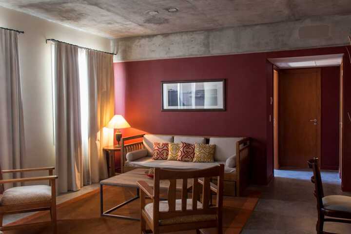 Room 15 of 33