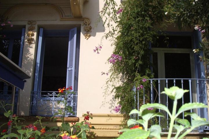 Hotel Entry