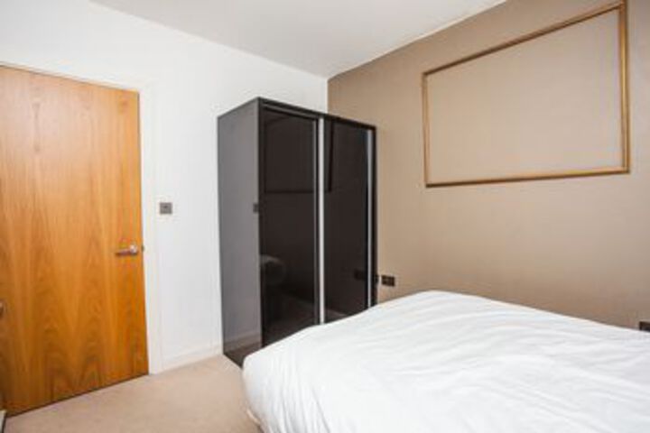 Room 10 of 13