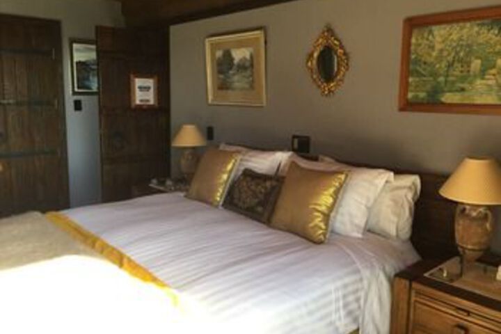 Room 33 of 60