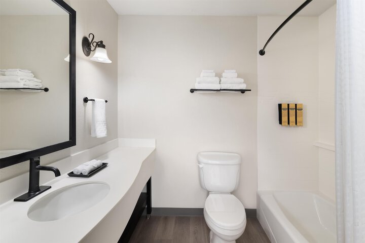 Room 20 of 32