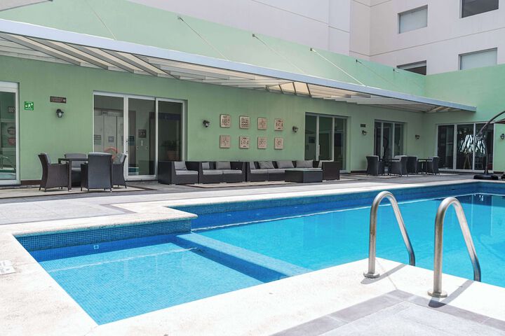 Pool 45 of 73