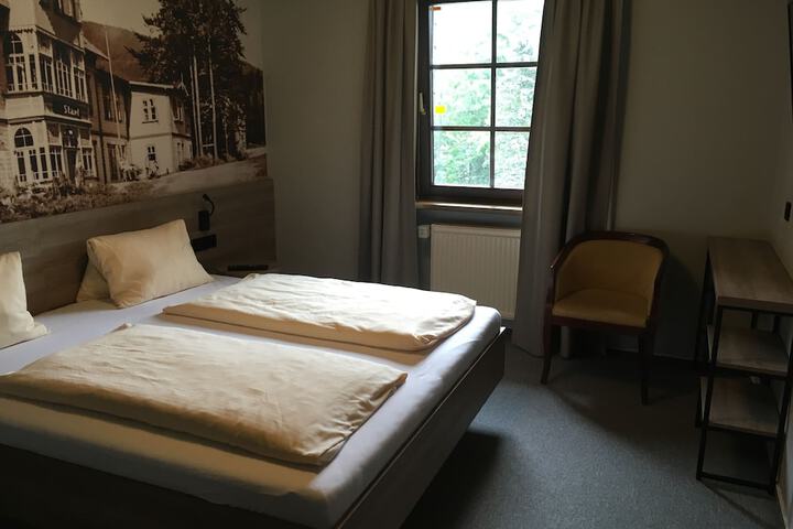 Room 10 of 81