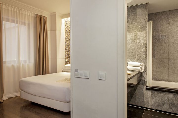 Room 15 of 52