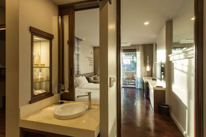 Room 10 of 91