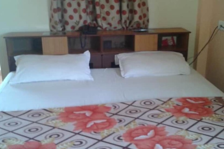 Room 12 of 33