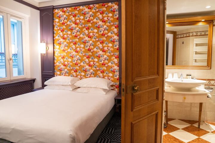 Room 8 of 44