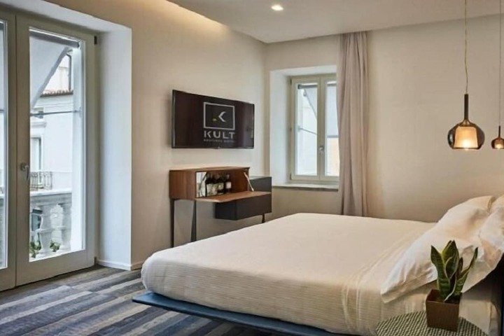 Room 13 of 80