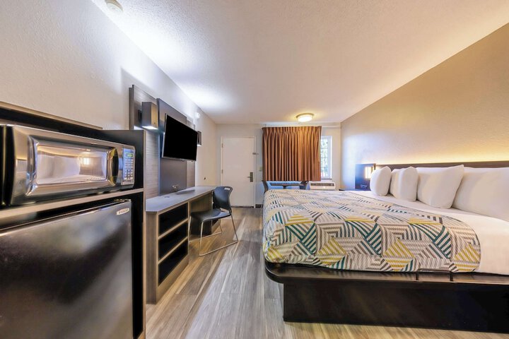 Room 7 of 29