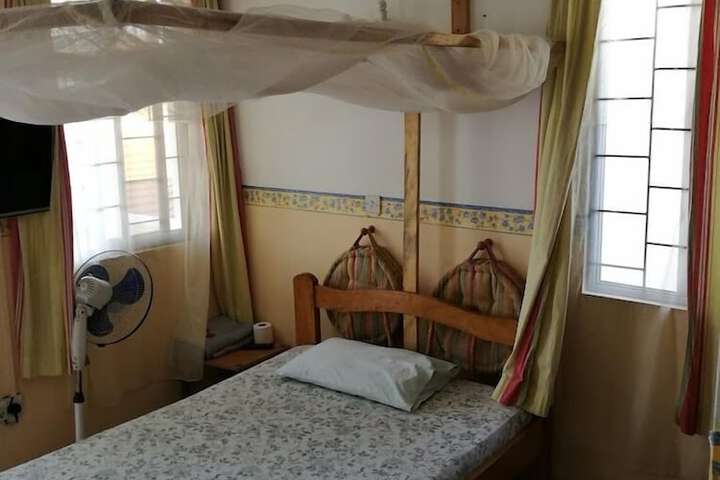 Room 10 of 30