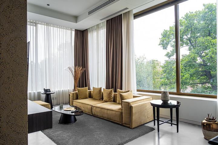 Room 25 of 47