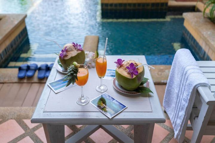 Pool Hotel