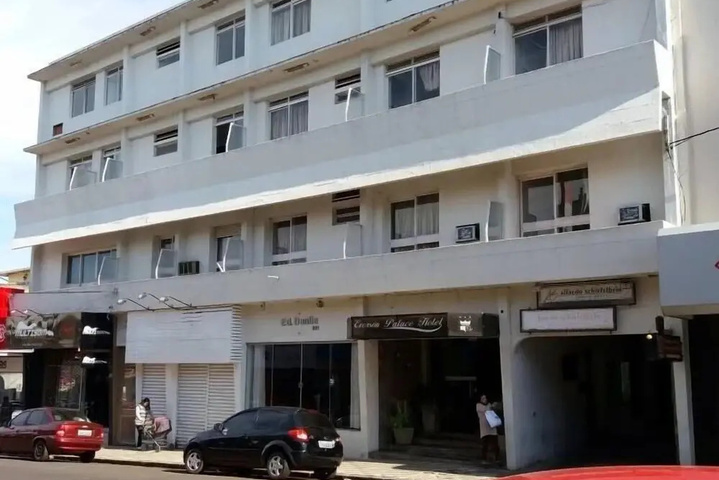 Everson Palace Hotel