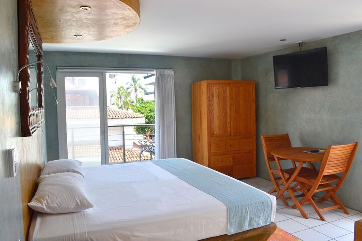 Room 10 of 51