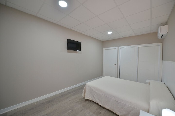 Room 8 of 10