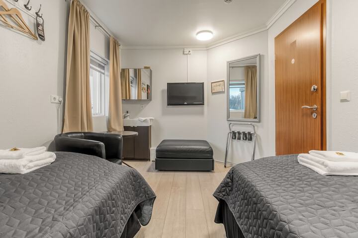 Room 17 of 34