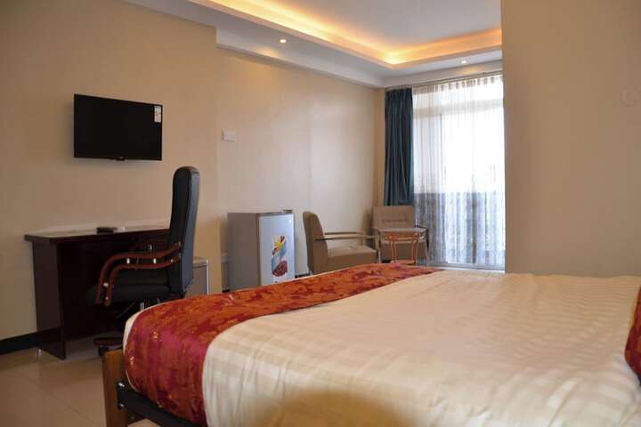 Room 4 of 37