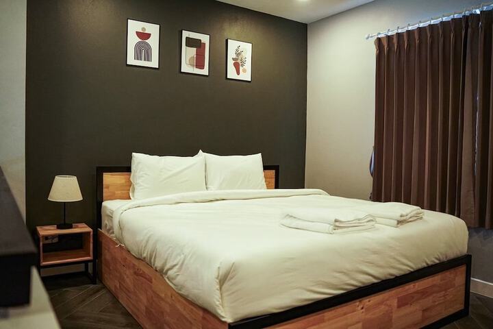 Room 2 of 49