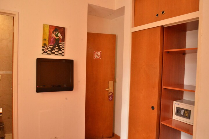 Room 35 of 60
