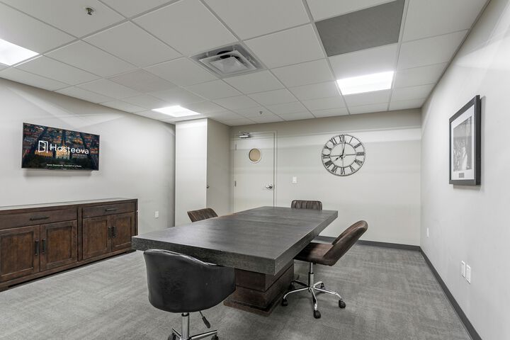 Business Center 9 of 55