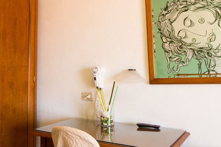 Room 13 of 60