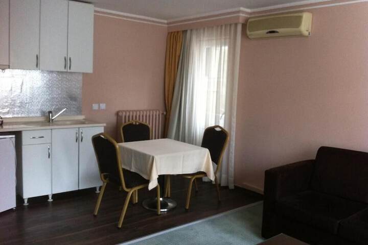 Room 13 of 28