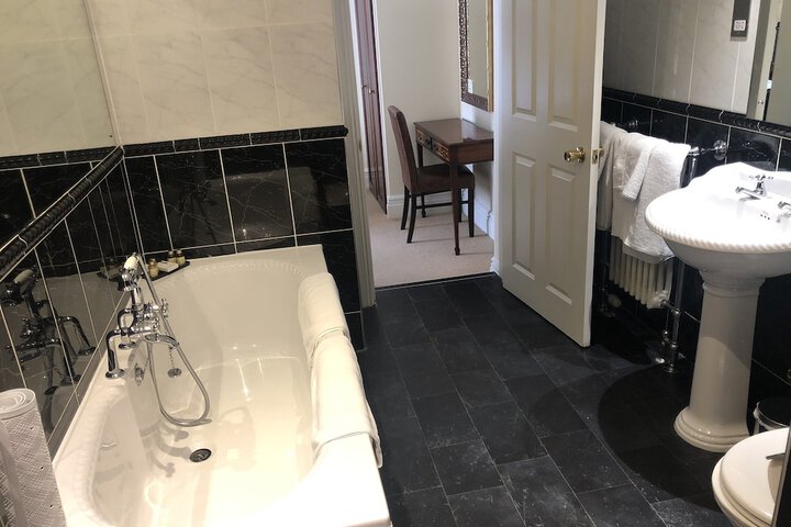 Room 29 of 64