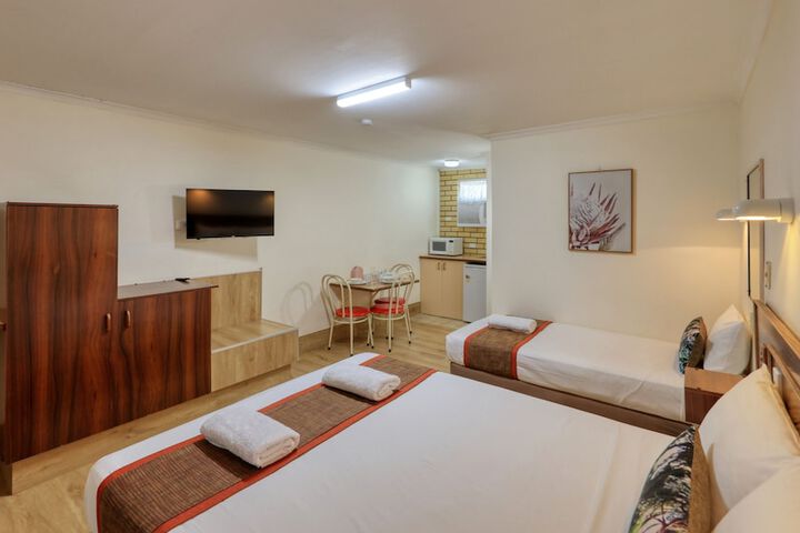 Room 2 of 16