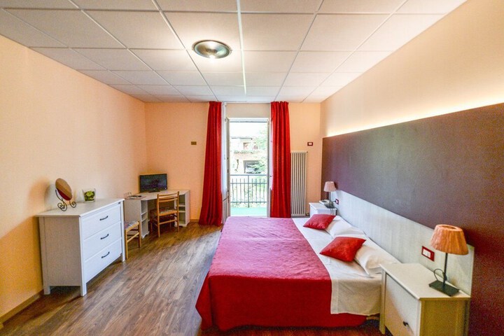 Room 9 of 50