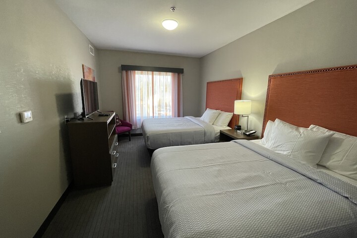 2 Queen Beds 1 Bedroom Suite (21 of 22)
