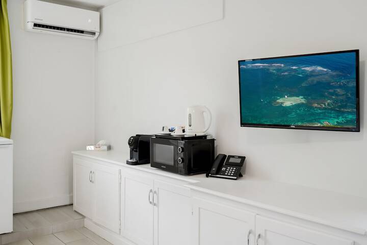 Room 5 of 76