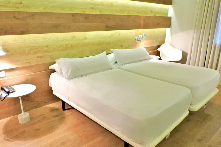 Room 20 of 48