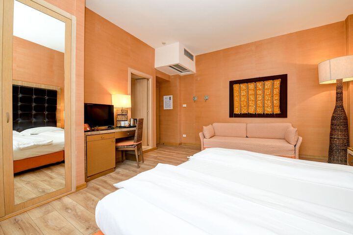 Room 87 of 164