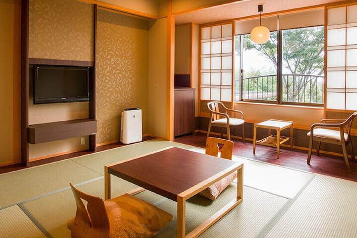 Room 10 of 40
