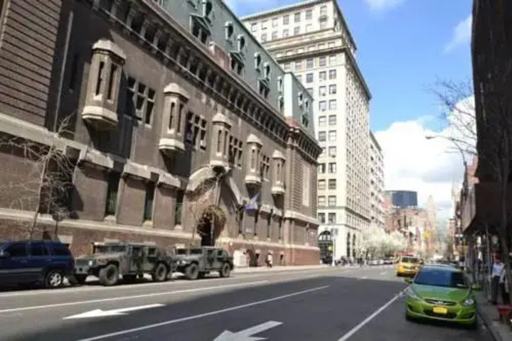 Exterior of Stay Smart NYC 61 Lexington