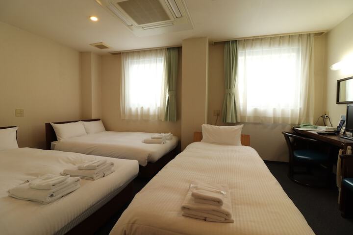 Room 18 of 49