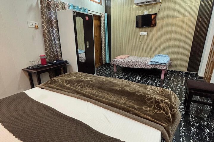 Room 8 of 25