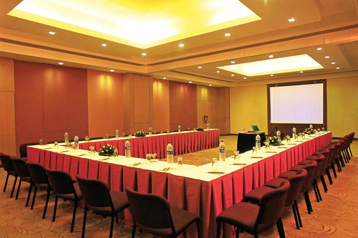 Hotel Grande Royale Indore